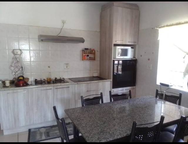 4 BEDROOM HOUSE FOR SALE IN THE HILL